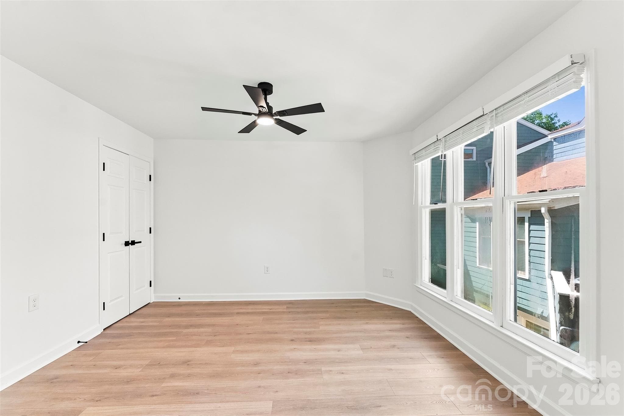 Condominium at 425 W 8th Street, Charlotte, photo 14 of 27