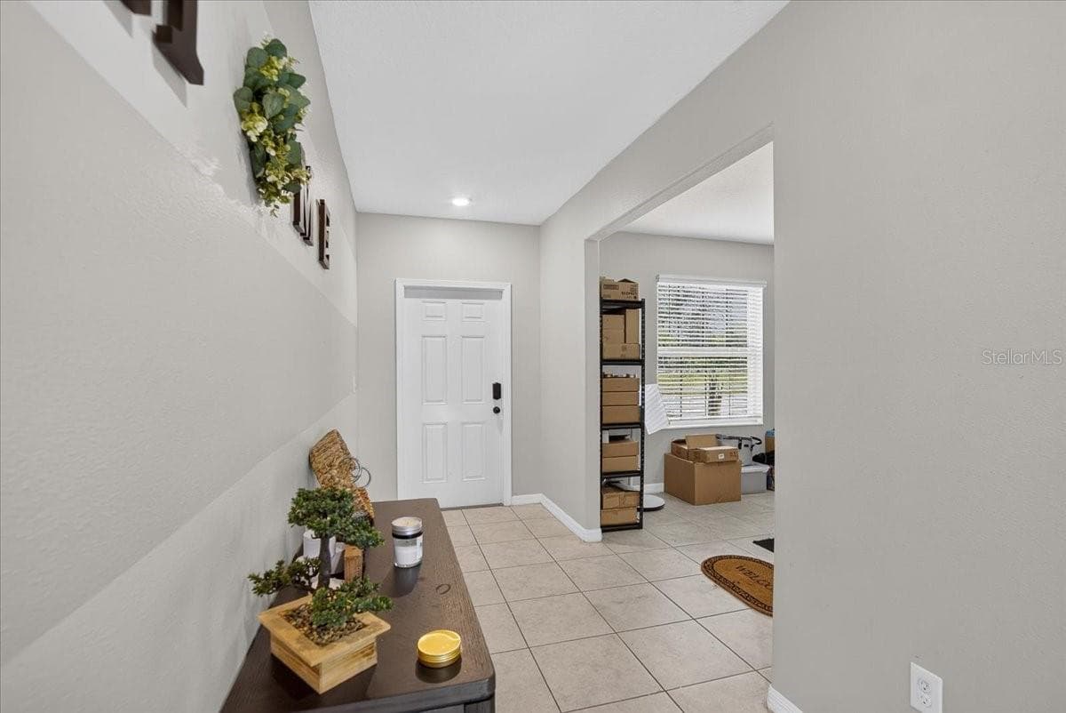Entry Hallway - 13009 MEADOW POND PL, RIVERVIEW