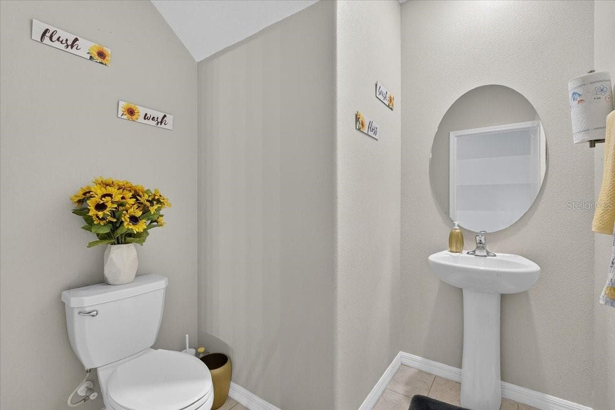 Downstairs 1/2 Bath - 13009 MEADOW POND PL, RIVERVIEW