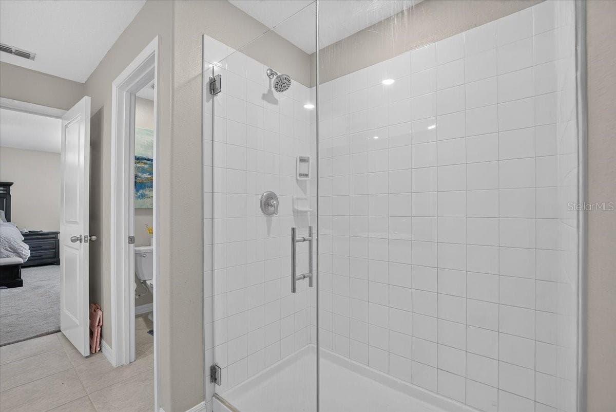 Owner's Suite - Framelss Glass Shower - 13009 MEADOW POND PL, RIVERVIEW
