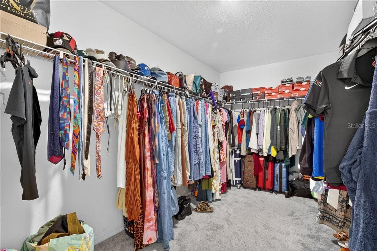 Owner's Suite - Large Walk in Closet - 13009 MEADOW POND PL, RIVERVIEW