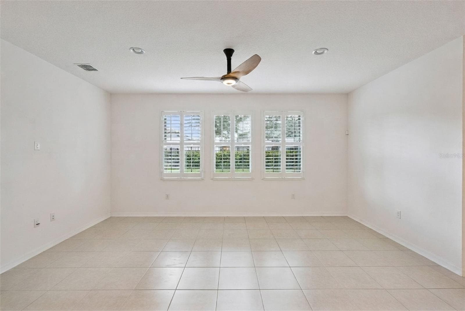 Single Family Residence at 211 LUGANO WAY, DEBARY, photo 21 of 57