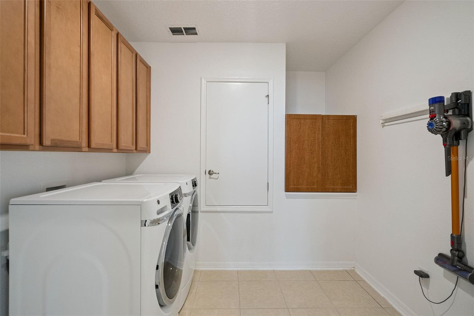 Single Family Residence at 211 LUGANO WAY, DEBARY, photo 29 of 57