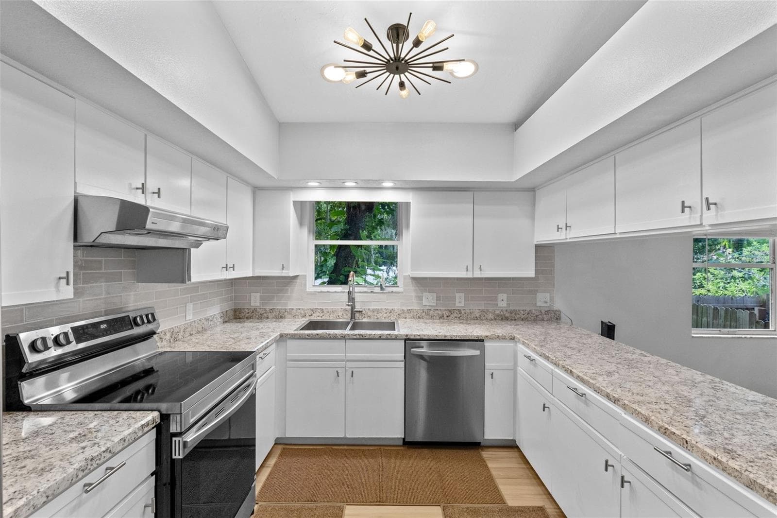 Single Family Residence at 2982 KNOWLES BLVD, KISSIMMEE, photo 5 of 37