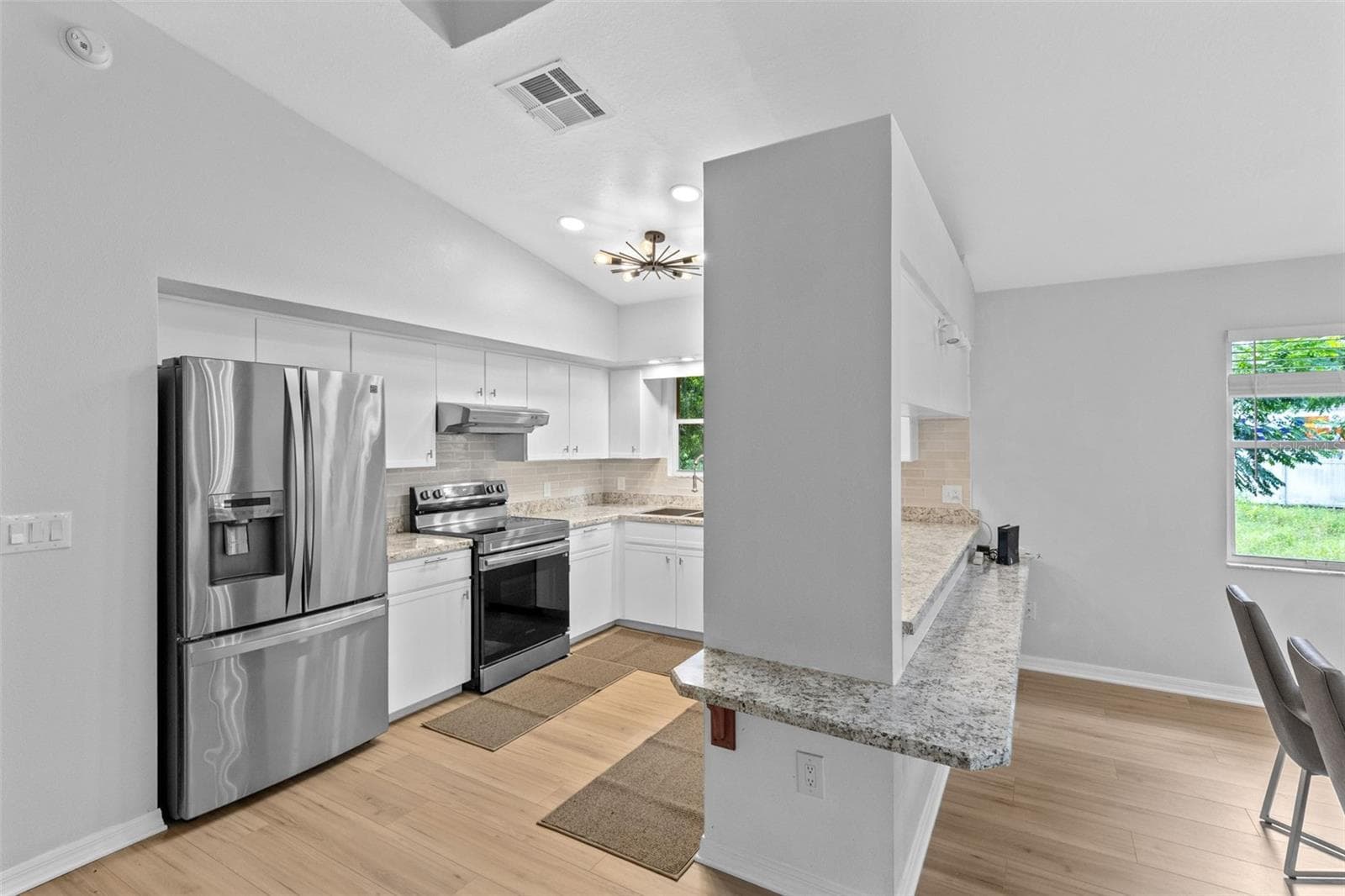 Single Family Residence at 2982 KNOWLES BLVD, KISSIMMEE, photo 6 of 37