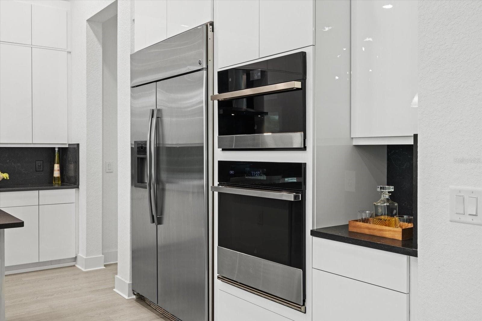 Kitchen - Commercial Appliances - 8133 NEVIS RUN, LAKEWOOD RANCH