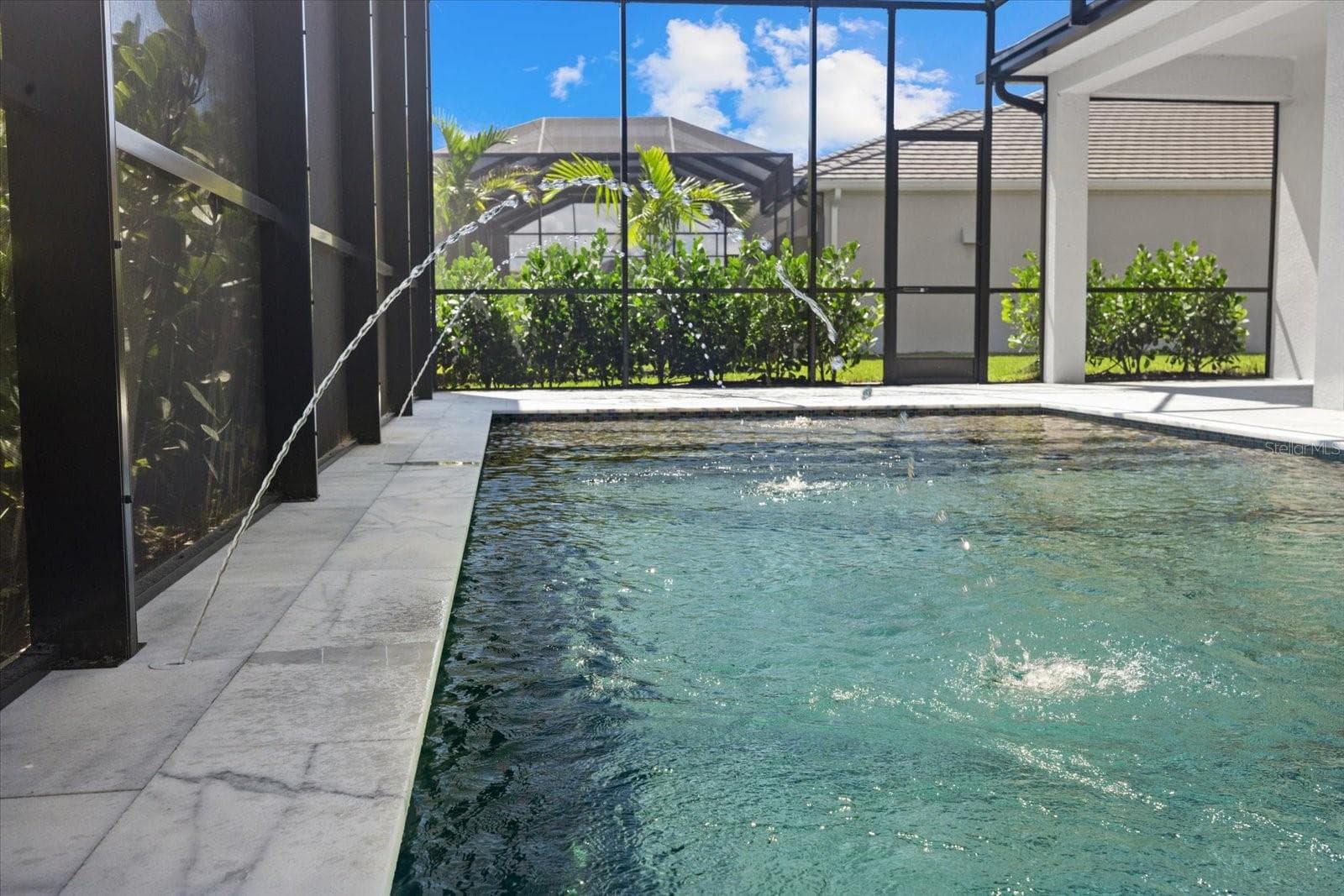 Saltwater Pool Deck Jets - 8133 NEVIS RUN, LAKEWOOD RANCH