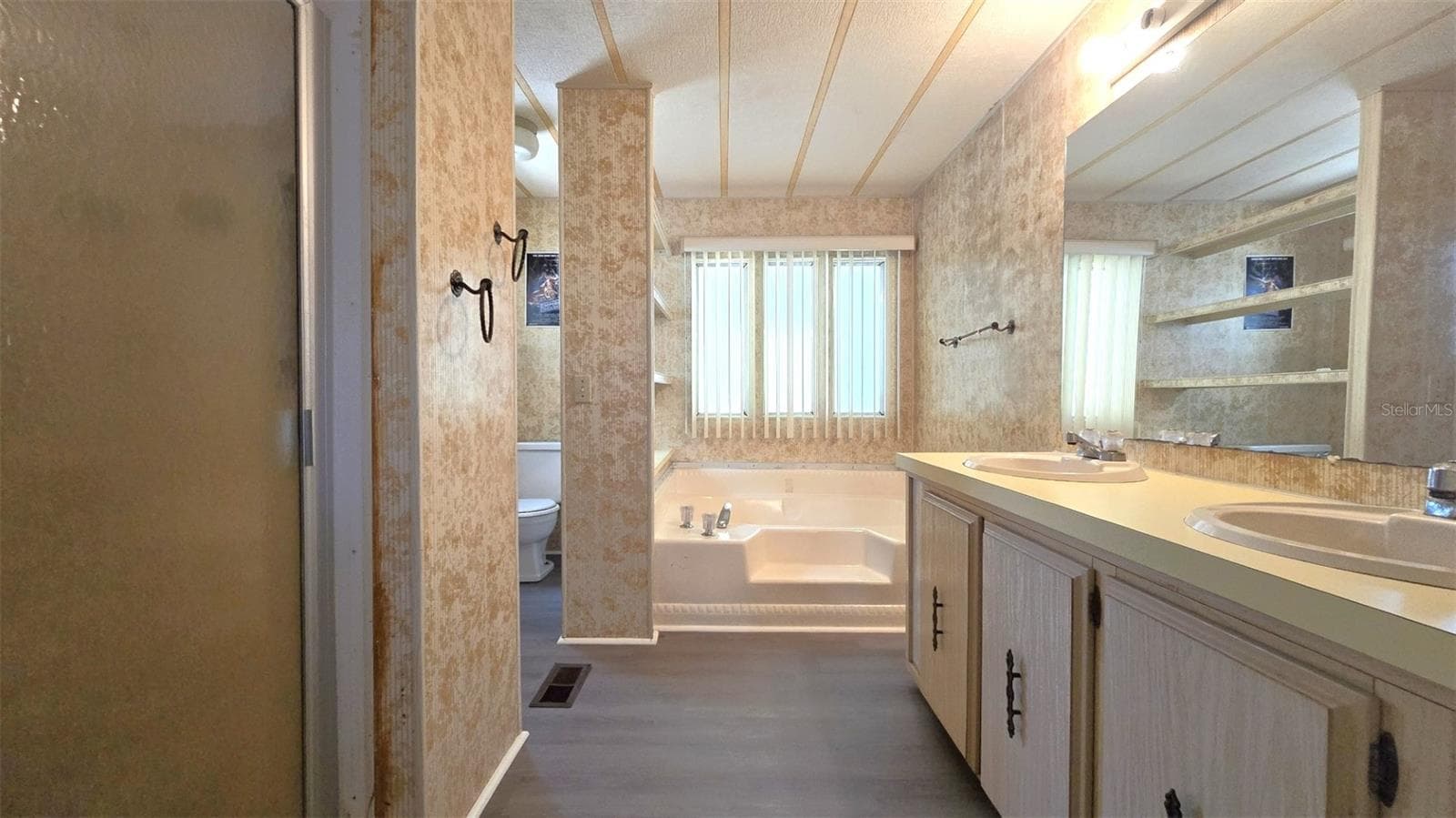 Manufactured Home at 1991 SE 170TH AVENUE RD, SILVER SPRINGS, photo 40 of 64