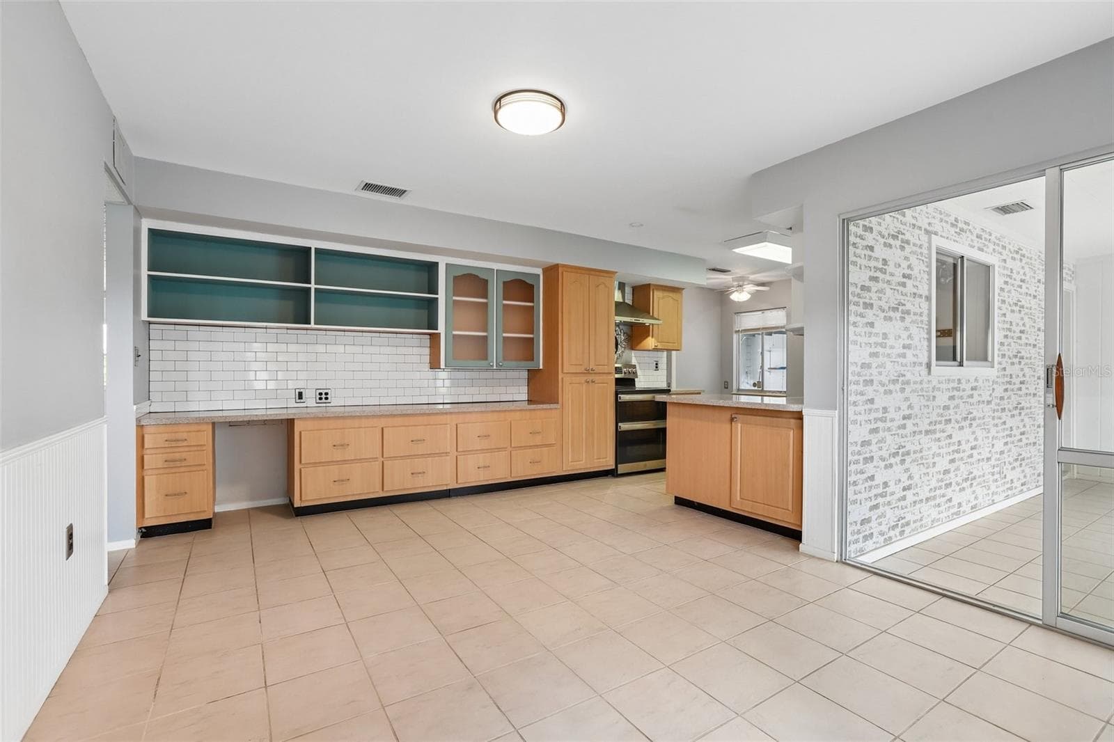 Single Family Residence at 1001 LA JOLLA AVE, SUN CITY CENTER, photo 14 of 72