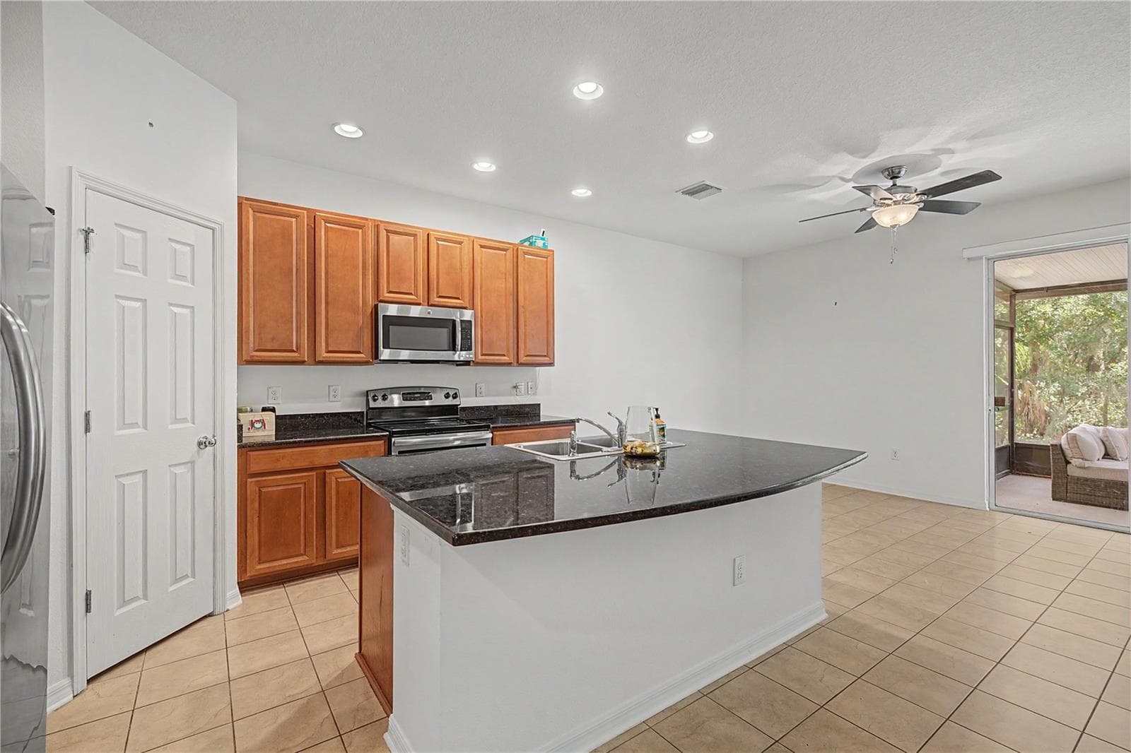 Townhouse at 6914 HOLLY HEATH DR, RIVERVIEW, photo 8 of 39