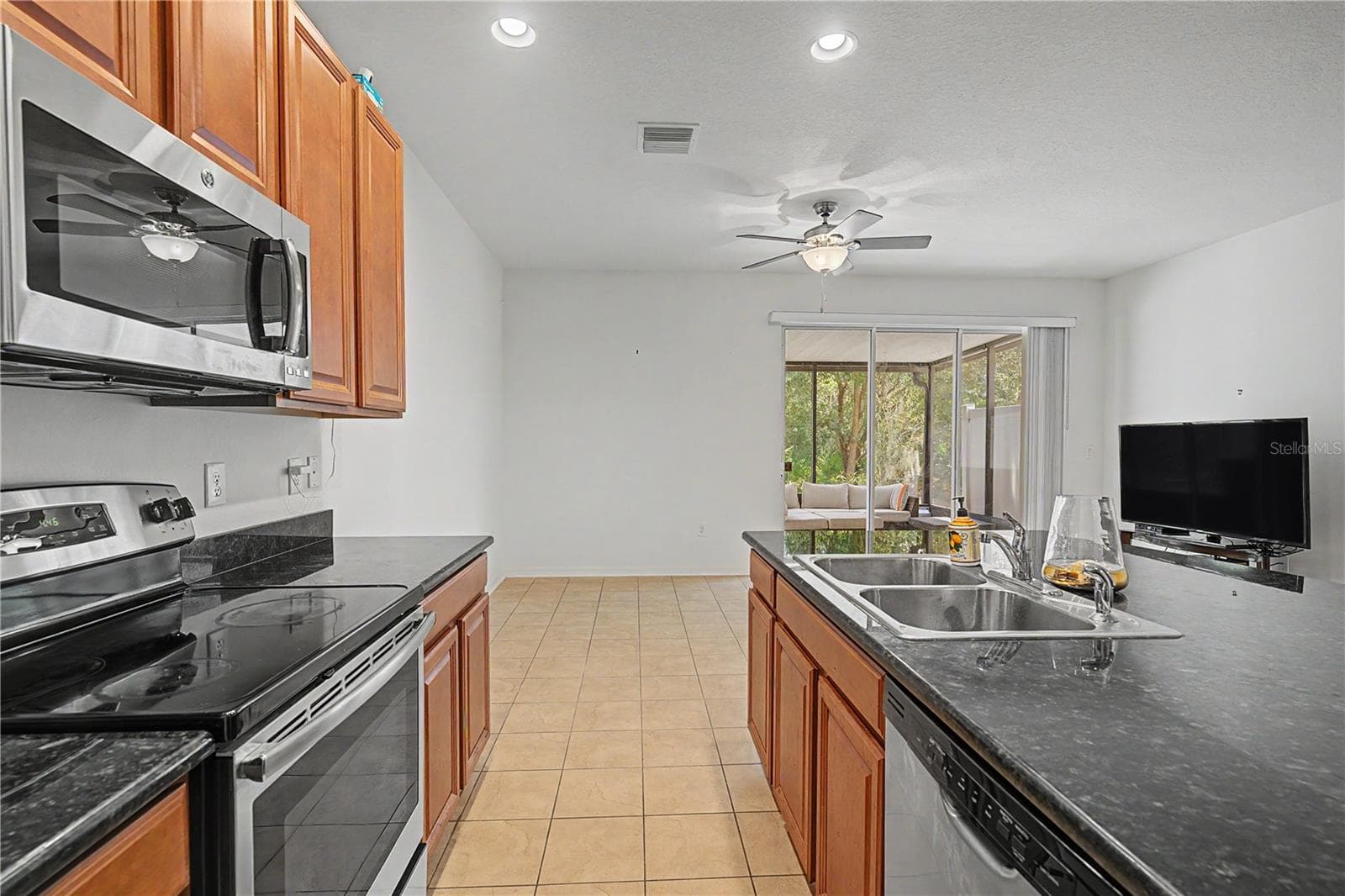 Townhouse at 6914 HOLLY HEATH DR, RIVERVIEW, photo 11 of 39