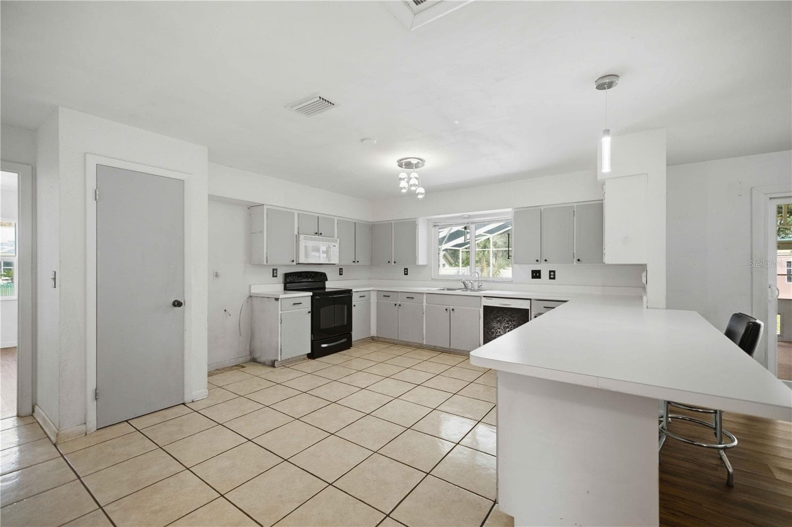 Single Family Residence at 3711 SW 25TH PL, OCALA, photo 9 of 41