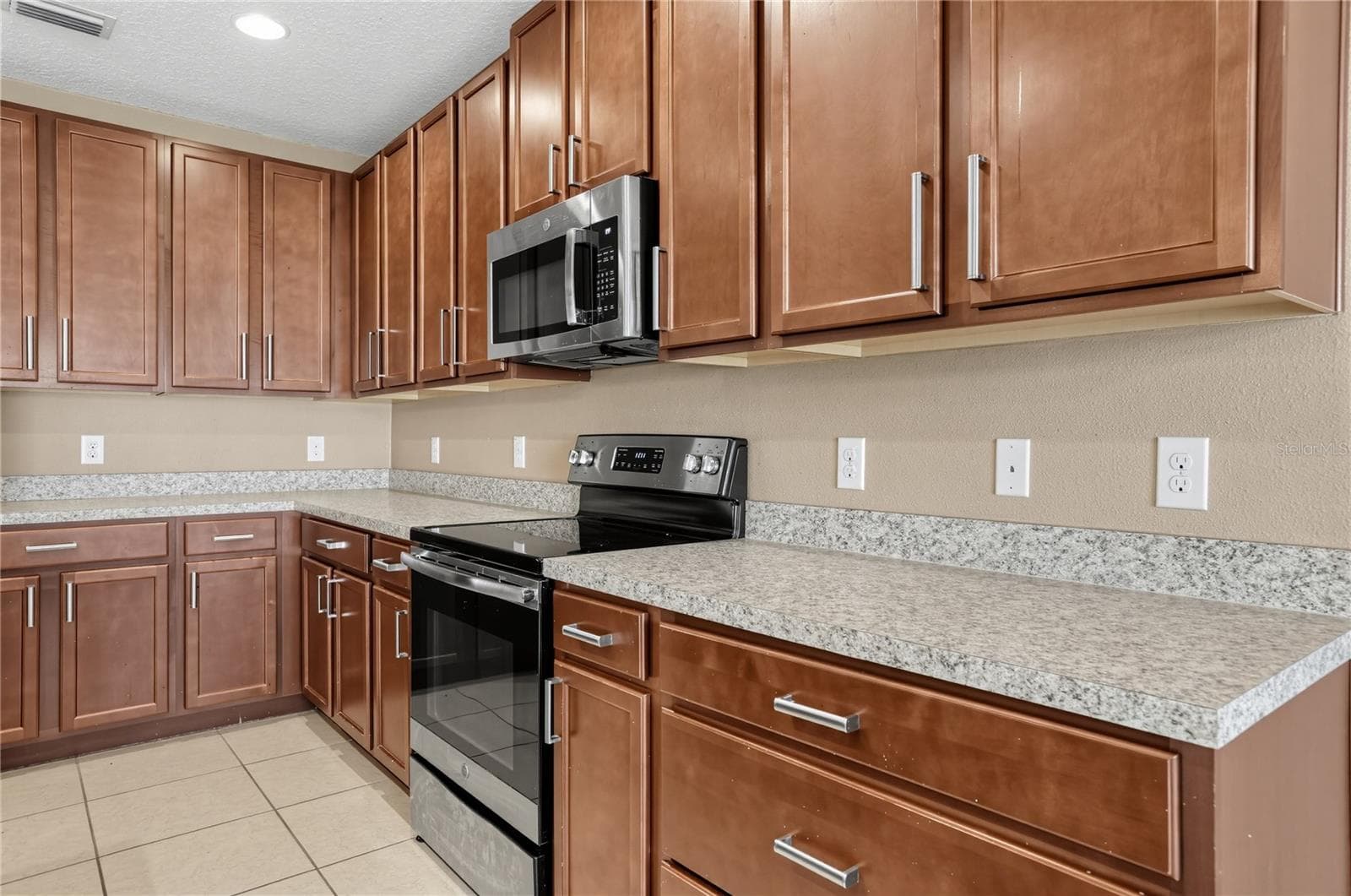 Single Family Residence at 171 HYDRA WAY, GROVELAND, photo 9 of 28