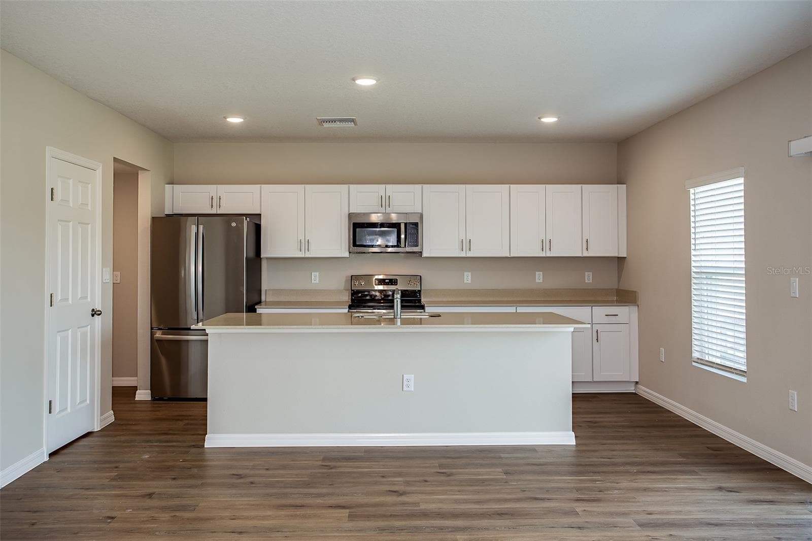 Single Family Residence at 36668 THORNHEDGE DR, ZEPHYRHILLS, photo 9 of 30