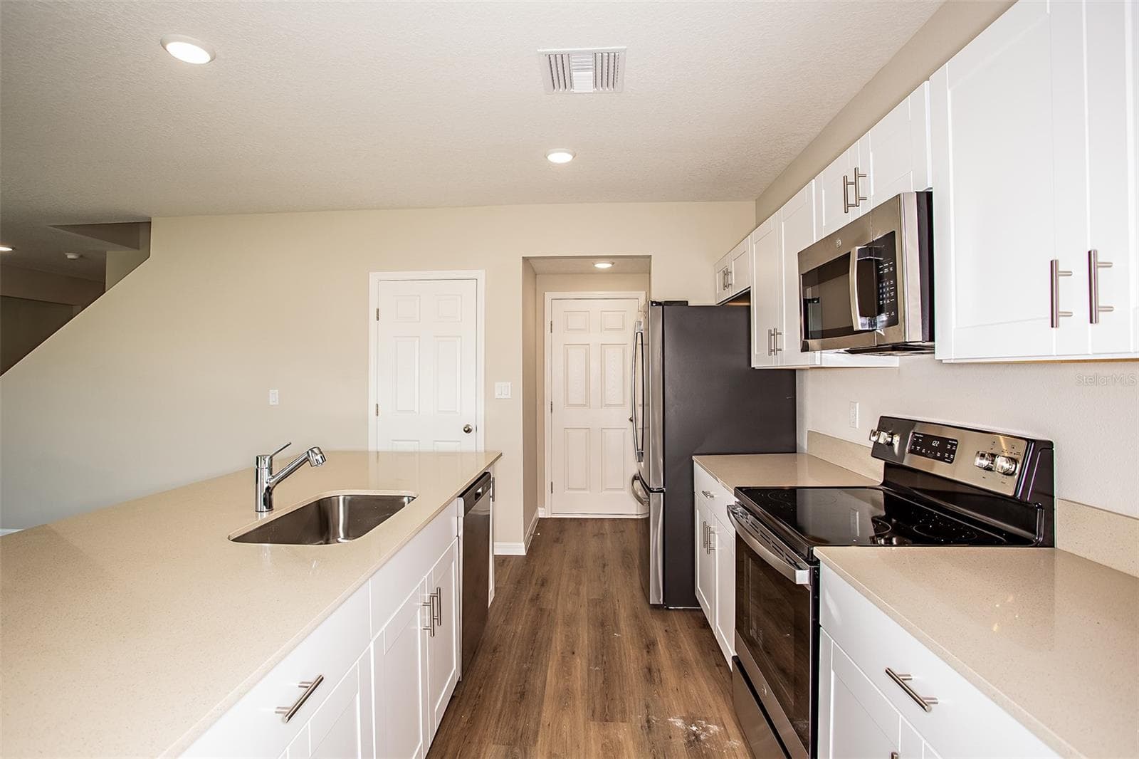 Single Family Residence at 36668 THORNHEDGE DR, ZEPHYRHILLS, photo 10 of 30