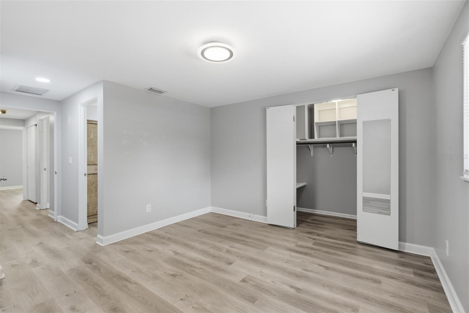 Primary Ensuite with custom closet - 6701 13TH ST N, TAMPA