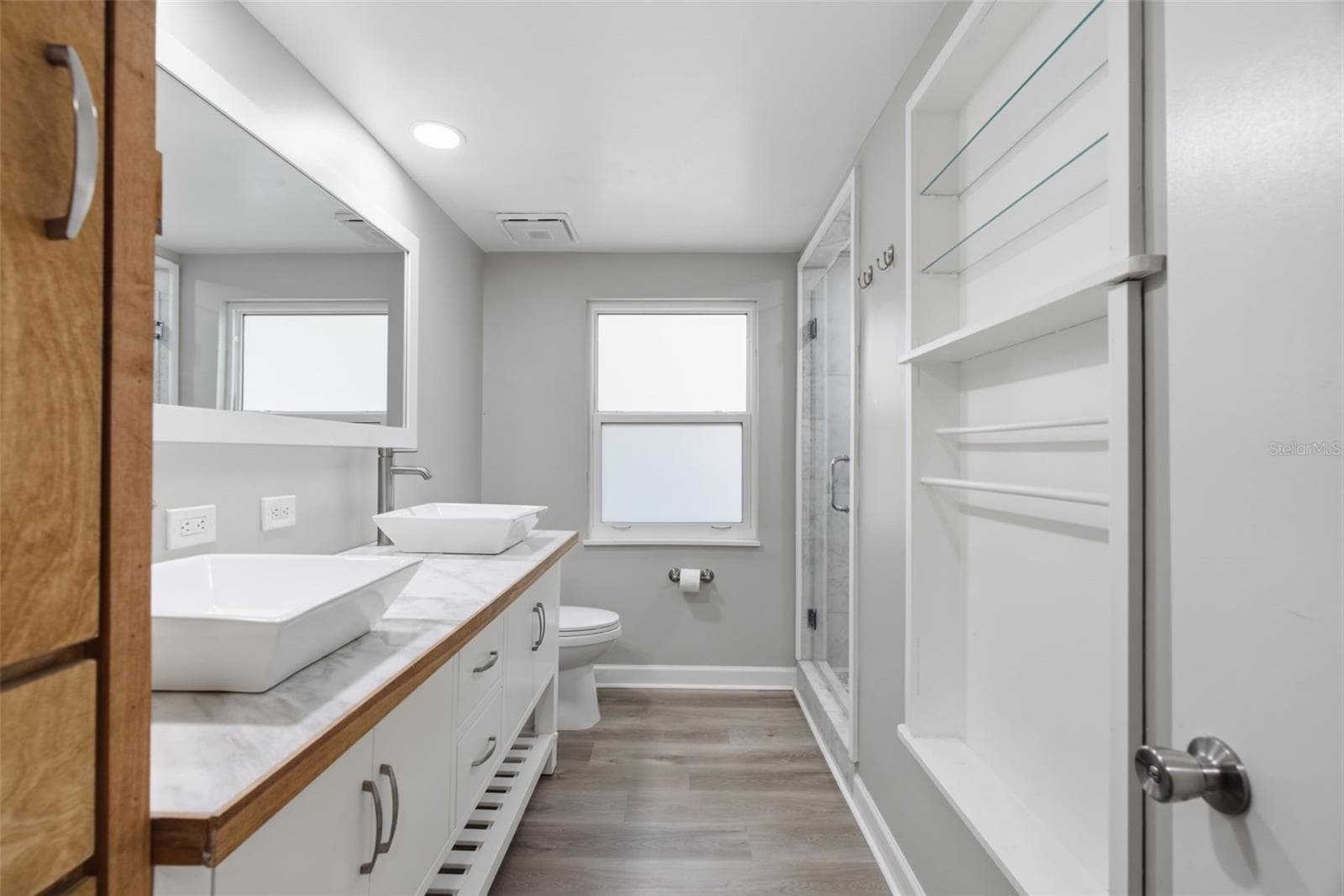 Pirmary Bath with step in shower,dual sinks - 6701 13TH ST N, TAMPA