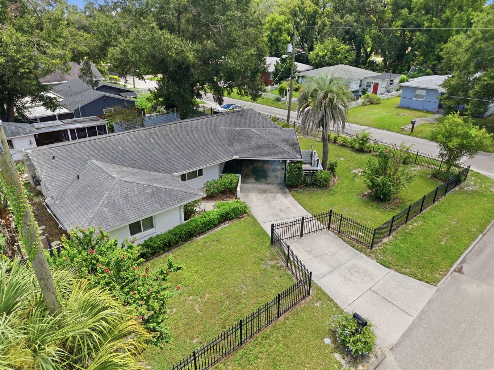 GREAT HOUSE, GREAT YARD! - 6701 13TH ST N, TAMPA