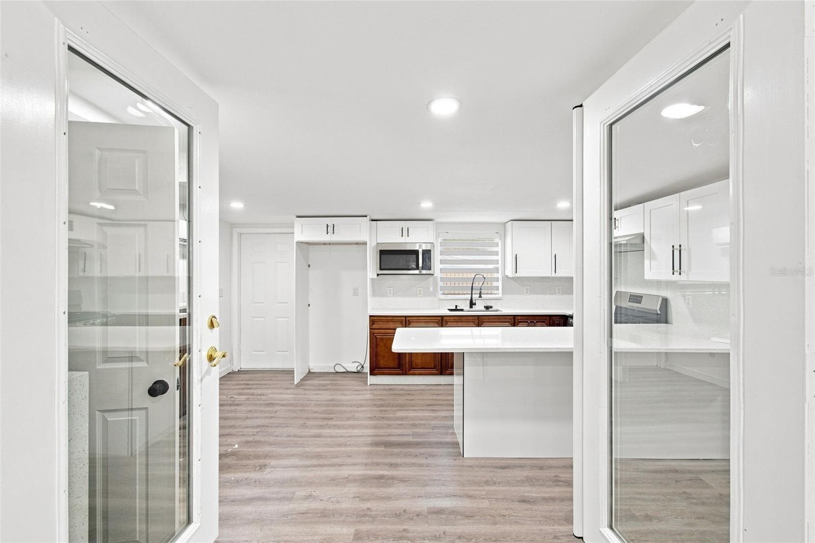 Single Family Residence at 6463 1ST AVE N, ST PETERSBURG, photo 11 of 99