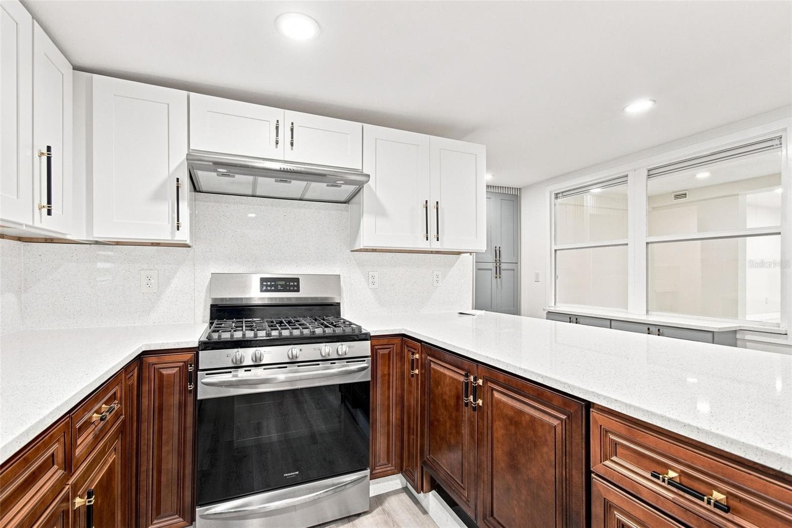 Single Family Residence at 6463 1ST AVE N, ST PETERSBURG, photo 15 of 99