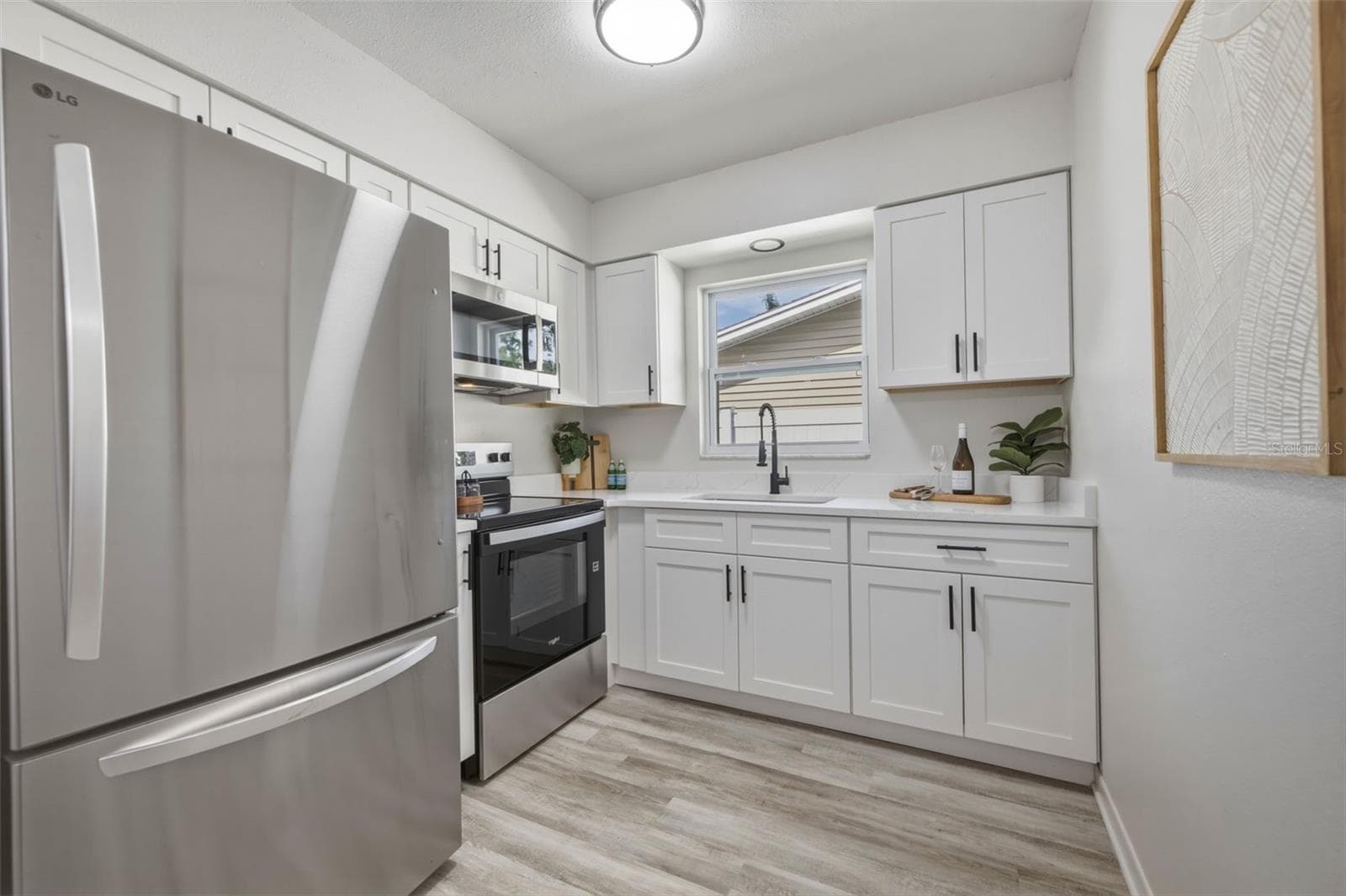 Single Family Residence at 209 SE MONROE CIR N, ST PETERSBURG, photo 10 of 34
