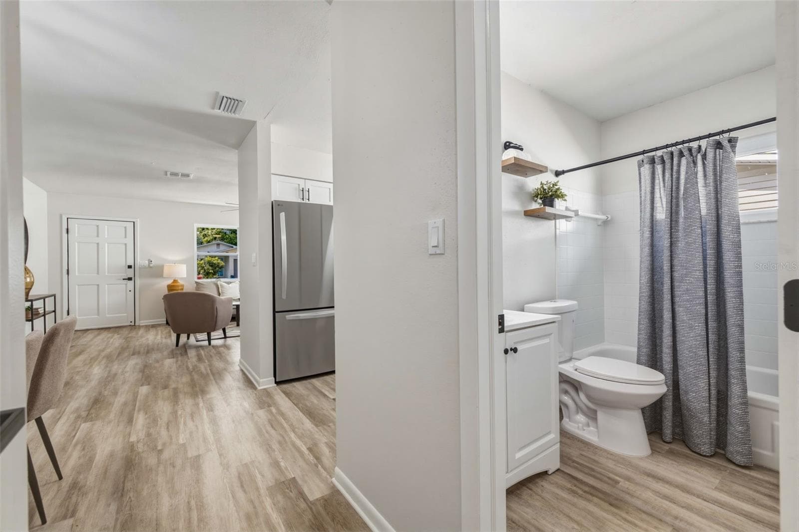 Single Family Residence at 209 SE MONROE CIR N, ST PETERSBURG, photo 13 of 34