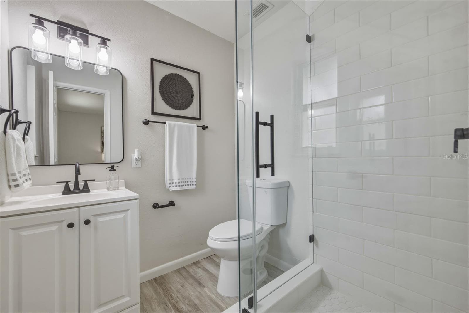 Single Family Residence at 209 SE MONROE CIR N, ST PETERSBURG, photo 18 of 34