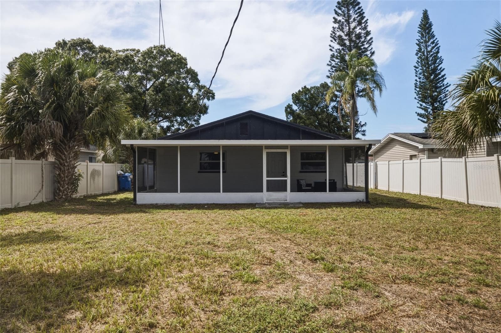 Single Family Residence at 209 SE MONROE CIR N, ST PETERSBURG, photo 31 of 34
