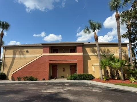 670 KENWICK CIR #205