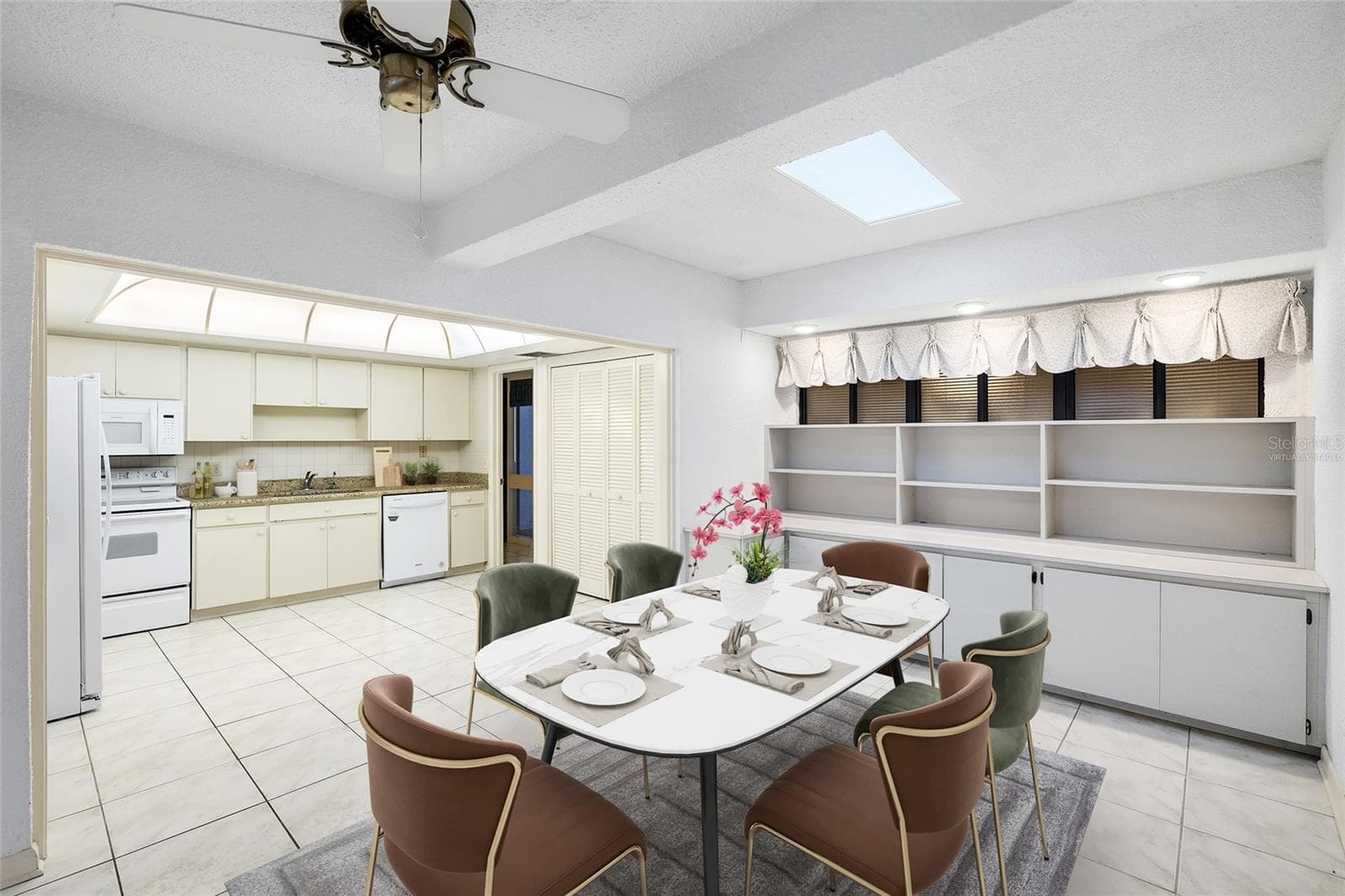 virtually staged - 14225 CYPRESS CIR #14225, TAMPA
