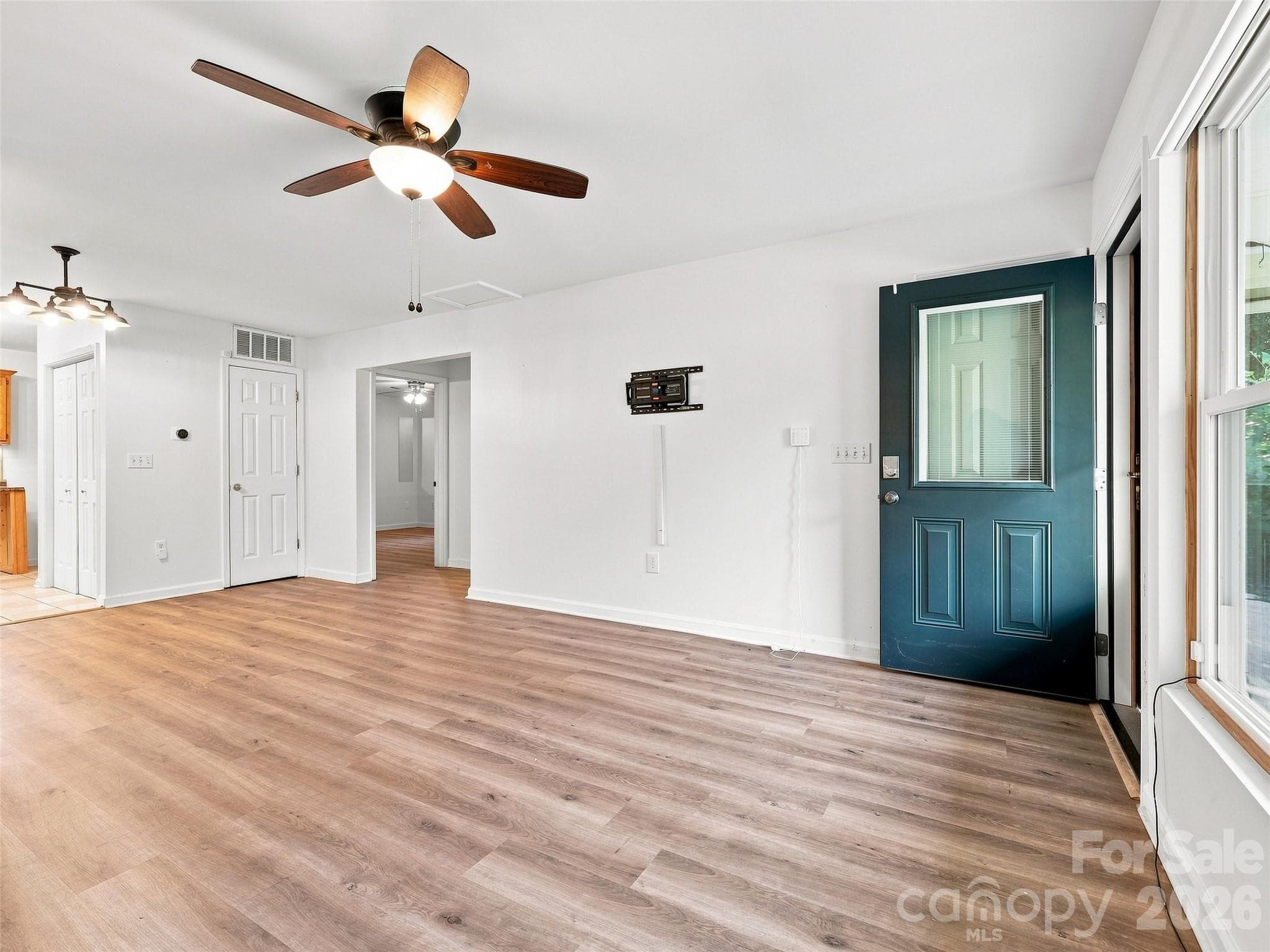 Condominium at 19 Krista Circle, Candler, photo 8 of 40