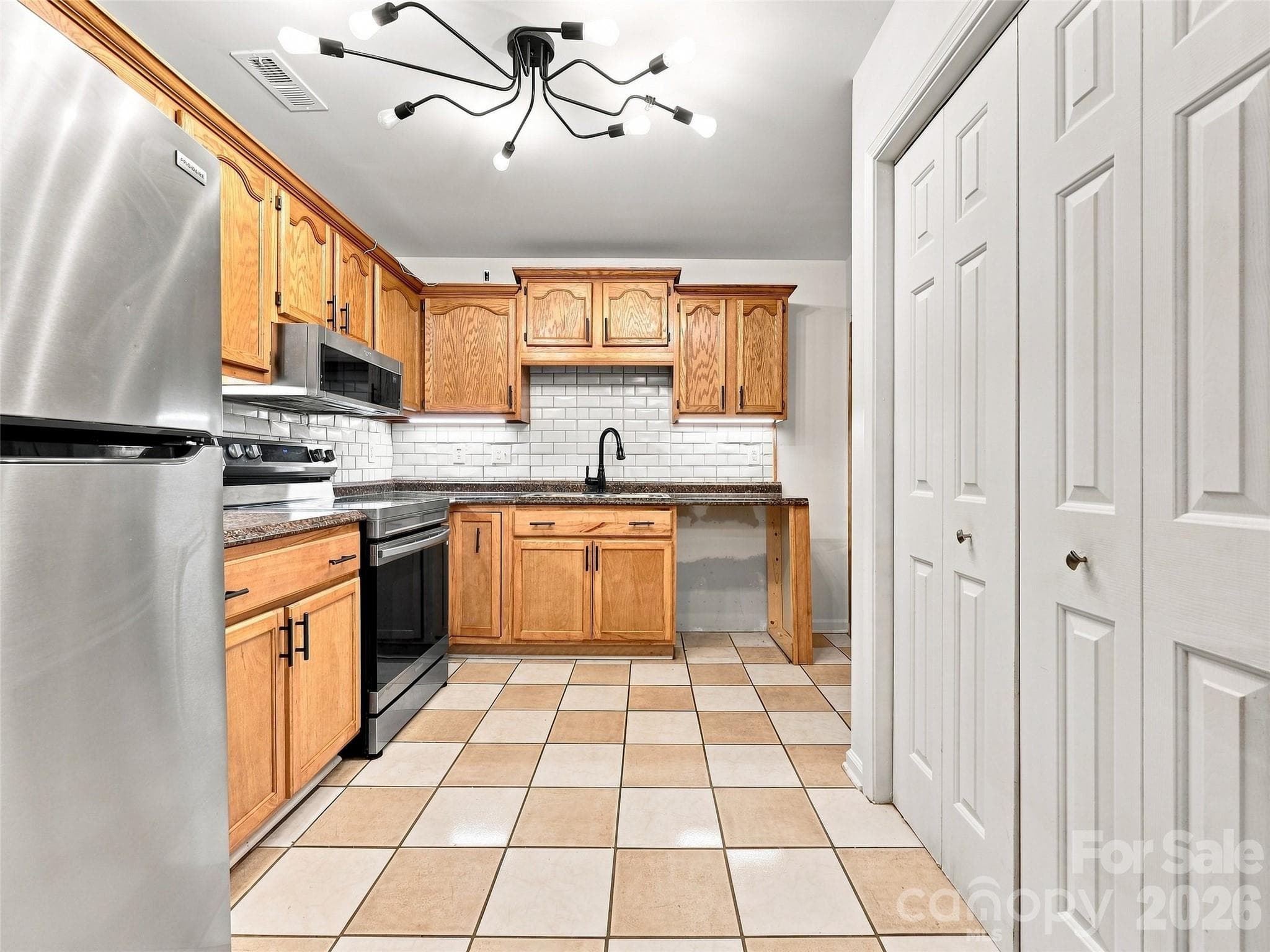 Condominium at 19 Krista Circle, Candler, photo 13 of 40