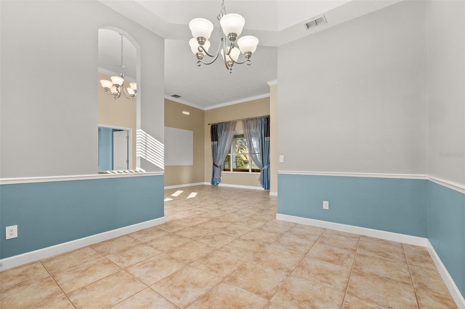 View of the formal living space - 2039 HARBOR COVE WAY, WINTER GARDEN