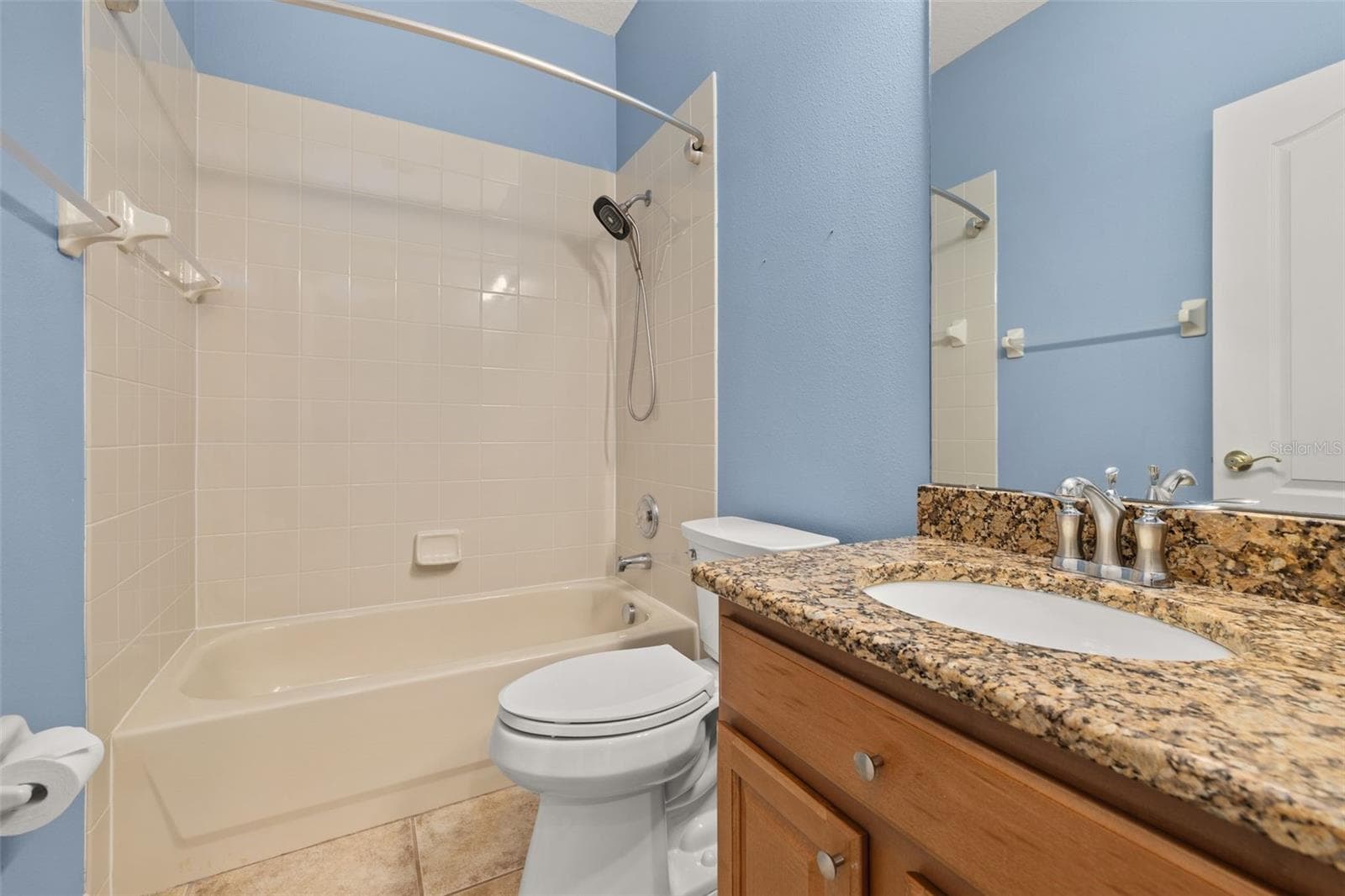 Bathroom 2 near bedrooms 2 and 3 - 2039 HARBOR COVE WAY, WINTER GARDEN