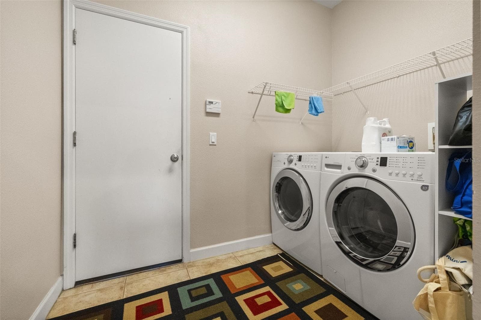 Laundry room near the kitchen and garage - 2039 HARBOR COVE WAY, WINTER GARDEN
