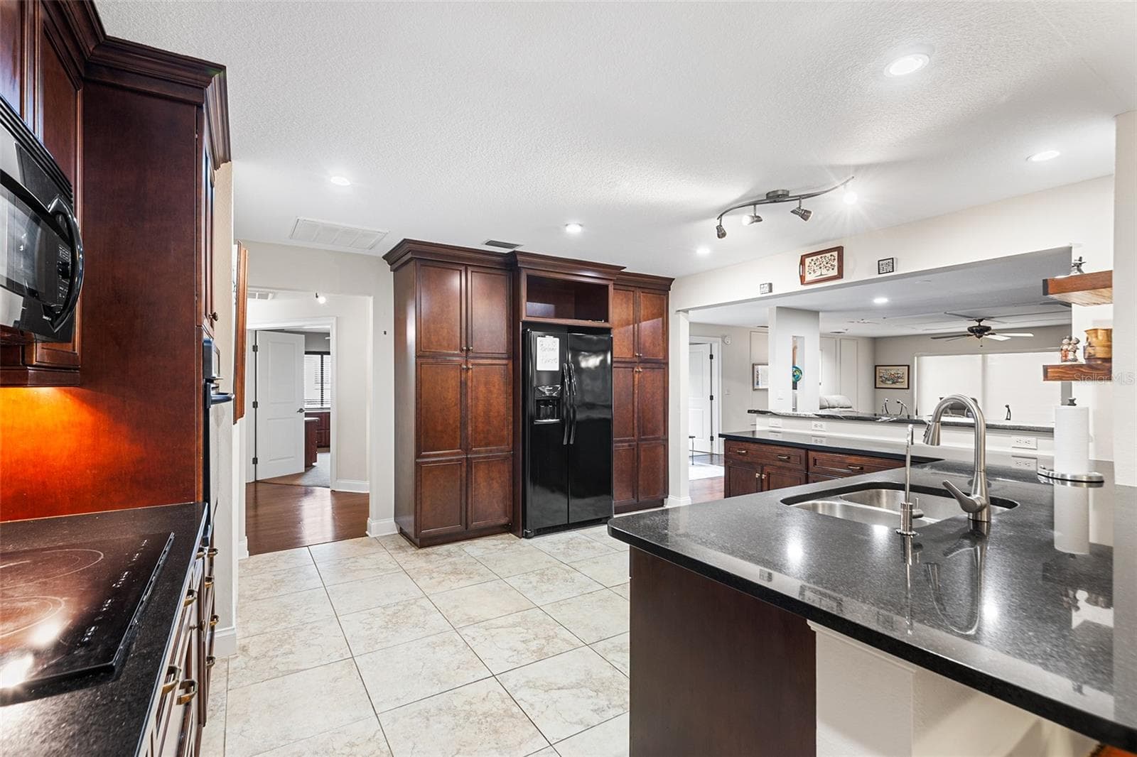 Single Family Residence at 1007 ROLLING WOODS LN, LAKELAND, photo 9 of 48