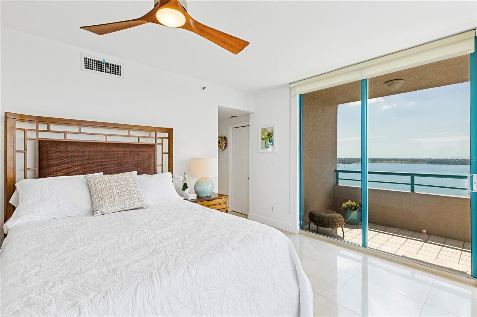 Condominium at 1520 GULF BLVD #1807, CLEARWATER BEACH, photo 19 of 52