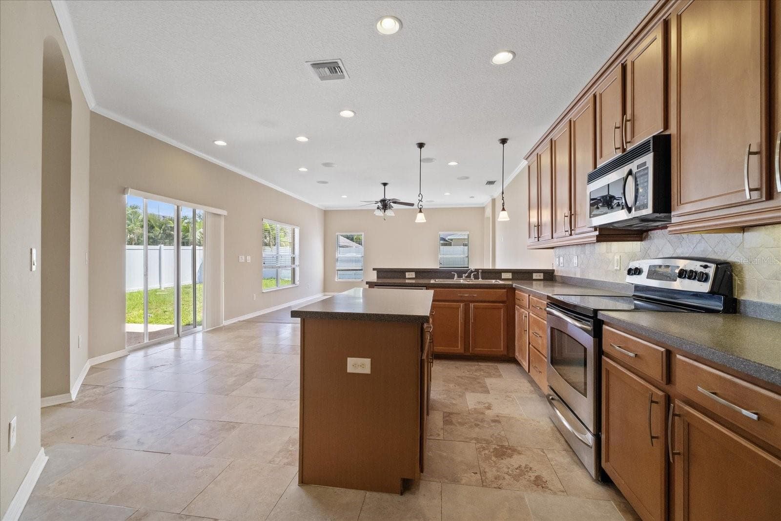 Single Family Residence at 1833 MIRA LAGO CIR, RUSKIN, photo 9 of 58