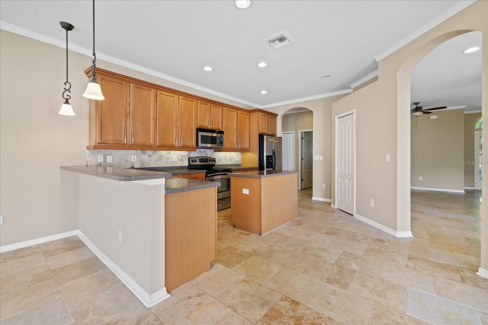 Single Family Residence at 1833 MIRA LAGO CIR, RUSKIN, photo 10 of 58