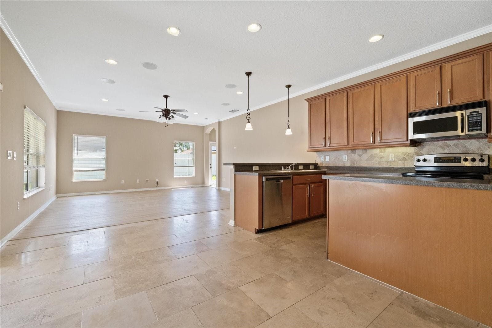 Single Family Residence at 1833 MIRA LAGO CIR, RUSKIN, photo 11 of 58