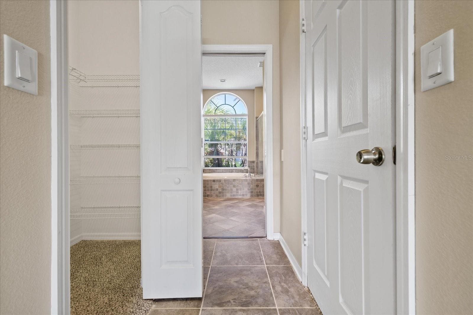 Master WIC/En Suit Bath - 1833 MIRA LAGO CIR, RUSKIN