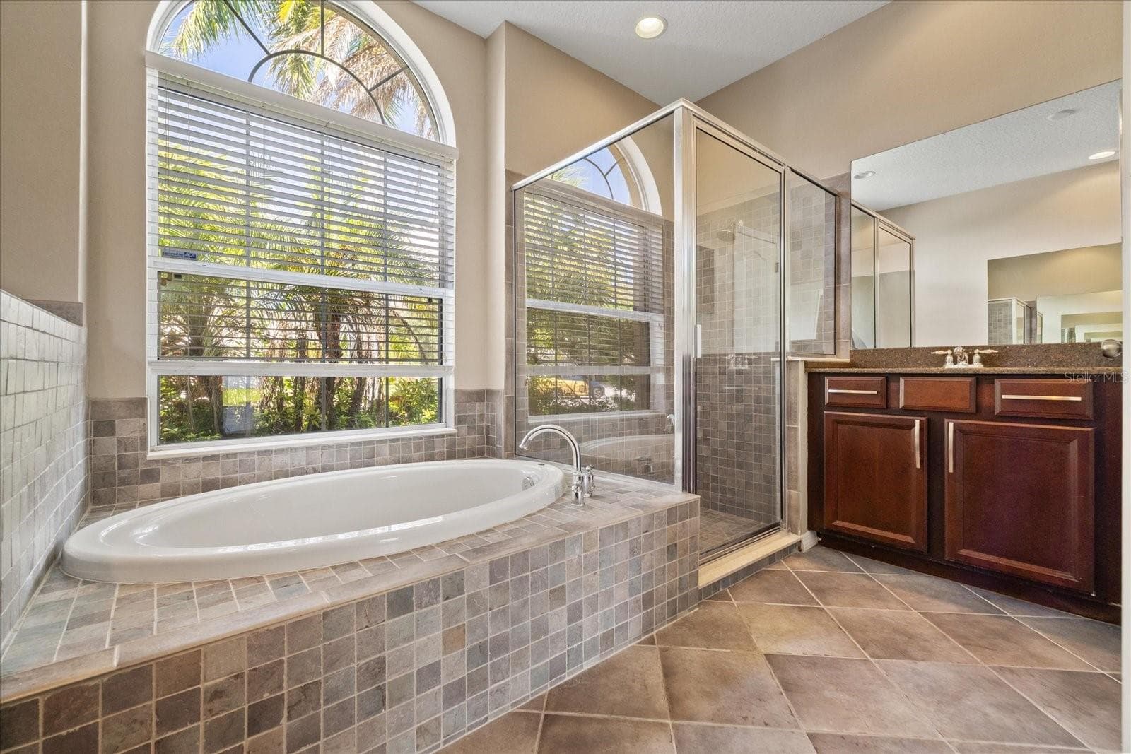 Master En Suit Bath - 1833 MIRA LAGO CIR, RUSKIN