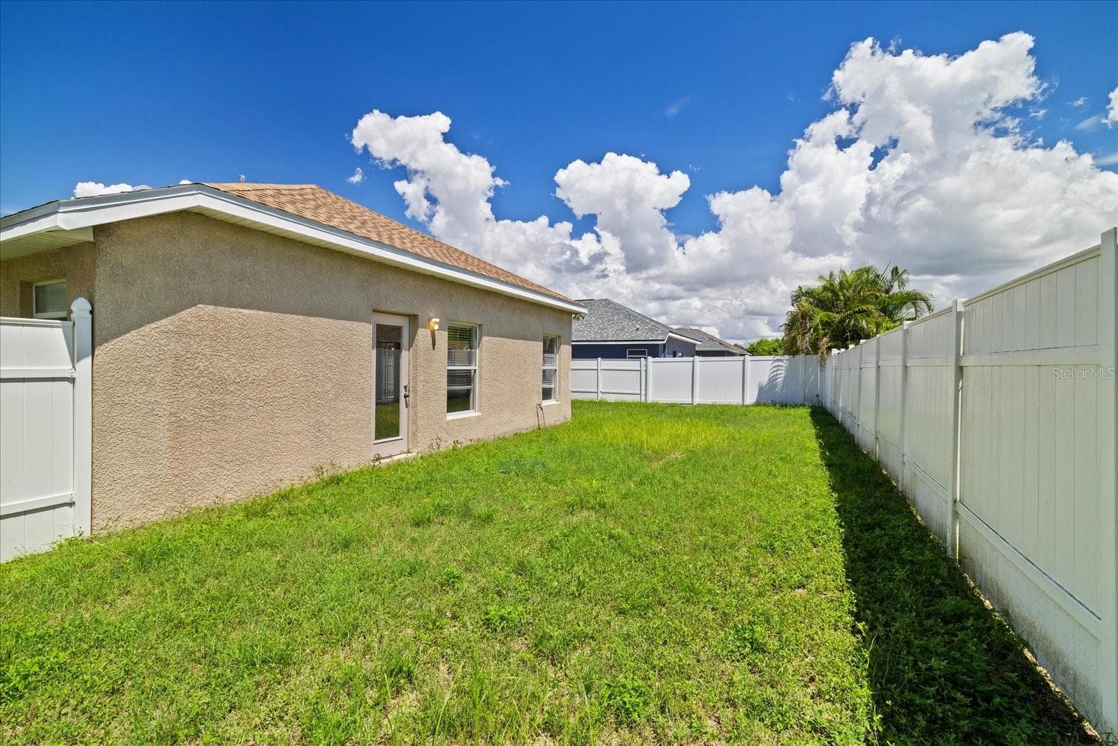 Single Family Residence at 1833 MIRA LAGO CIR, RUSKIN, photo 37 of 58