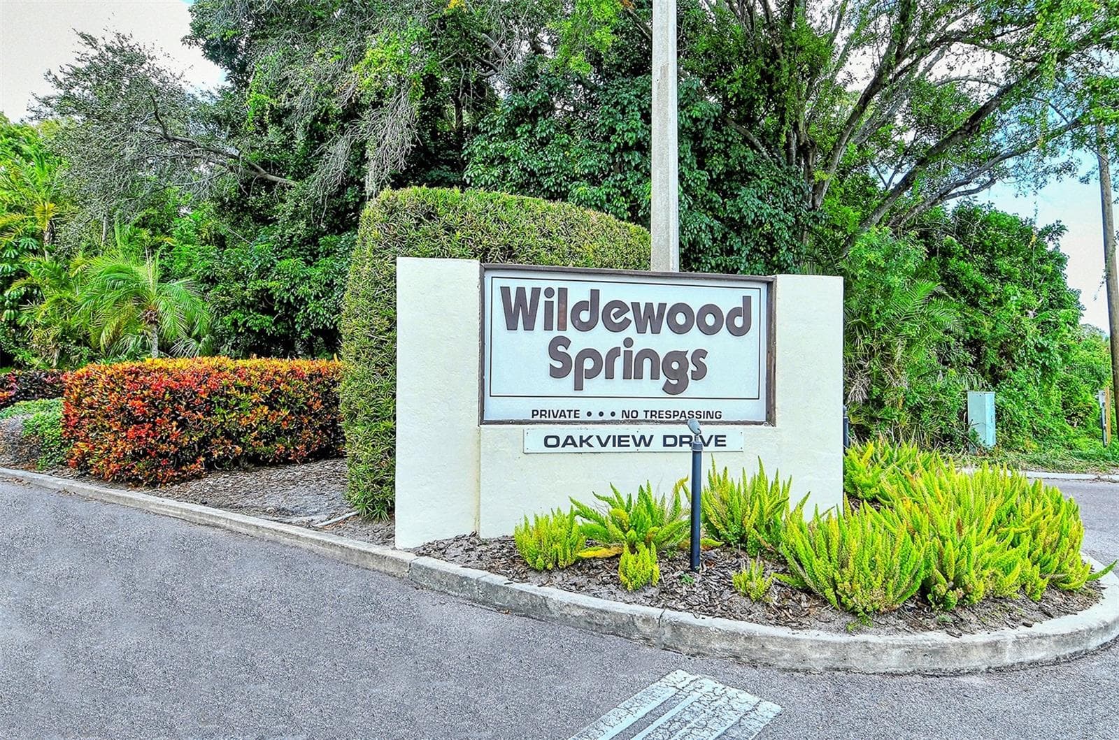 Entrance to community from 34th St. - 666 WOODLAWN DR #666, BRADENTON