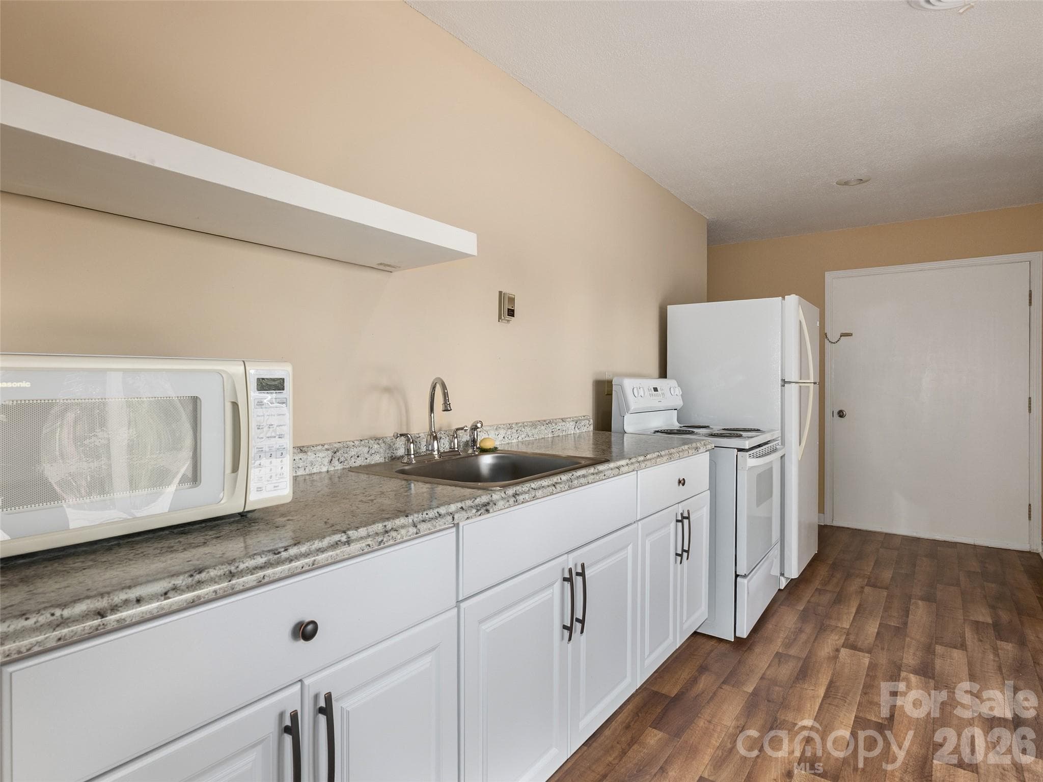 Lower level kitchen - 288 Roberts Drive, Laurel Park
