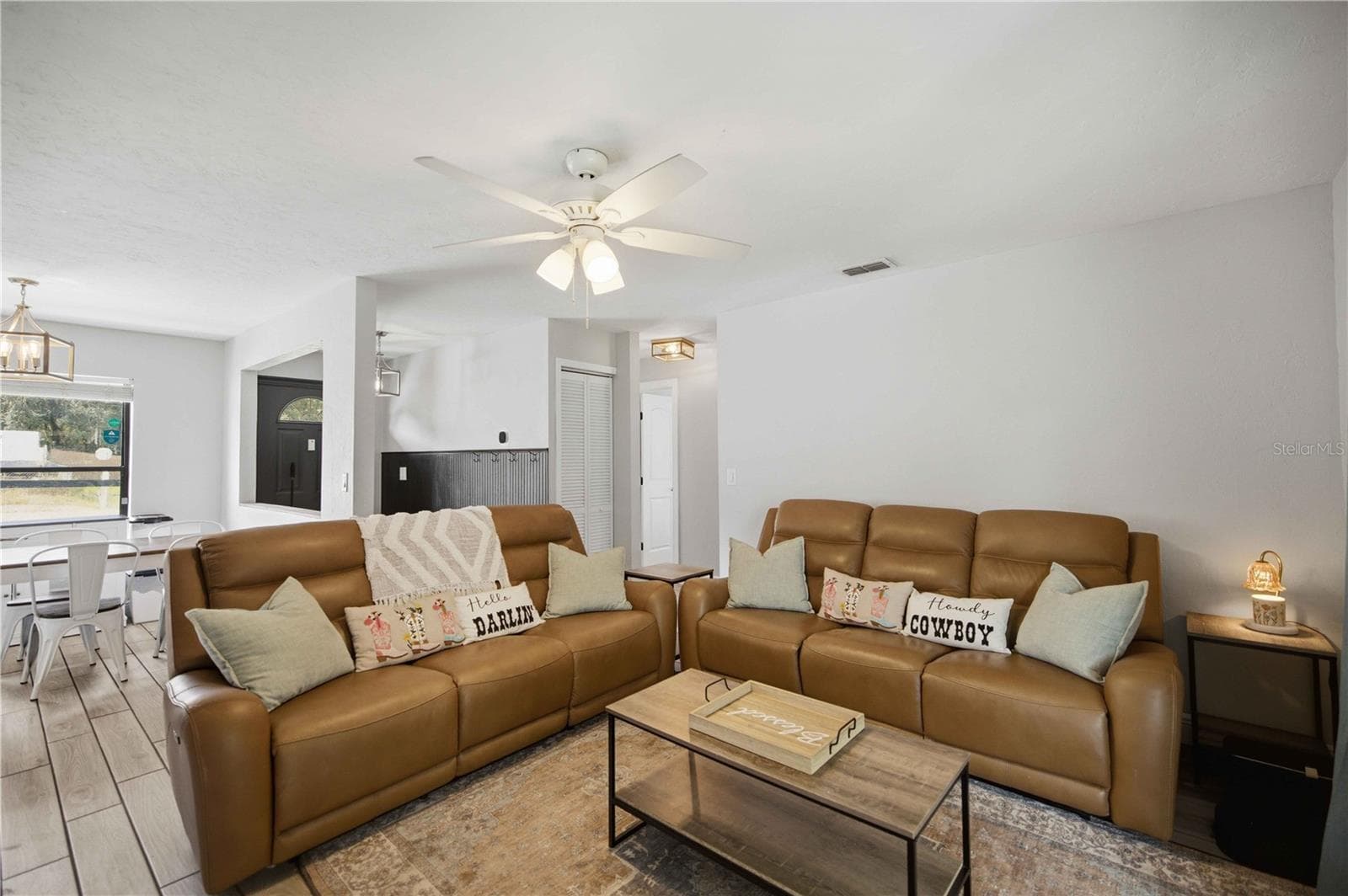 Living Room View - 11615 SE 129TH LN, OCKLAWAHA