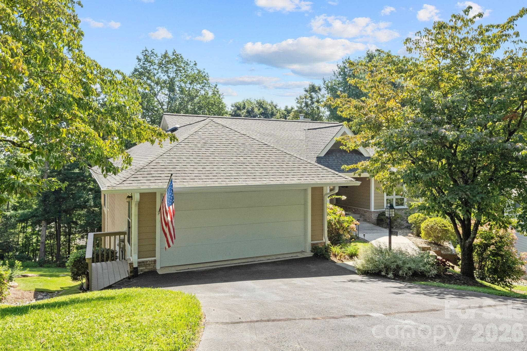 Condominium at 324 DAWNBROOK Drive, Flat Rock, photo 2 of 48