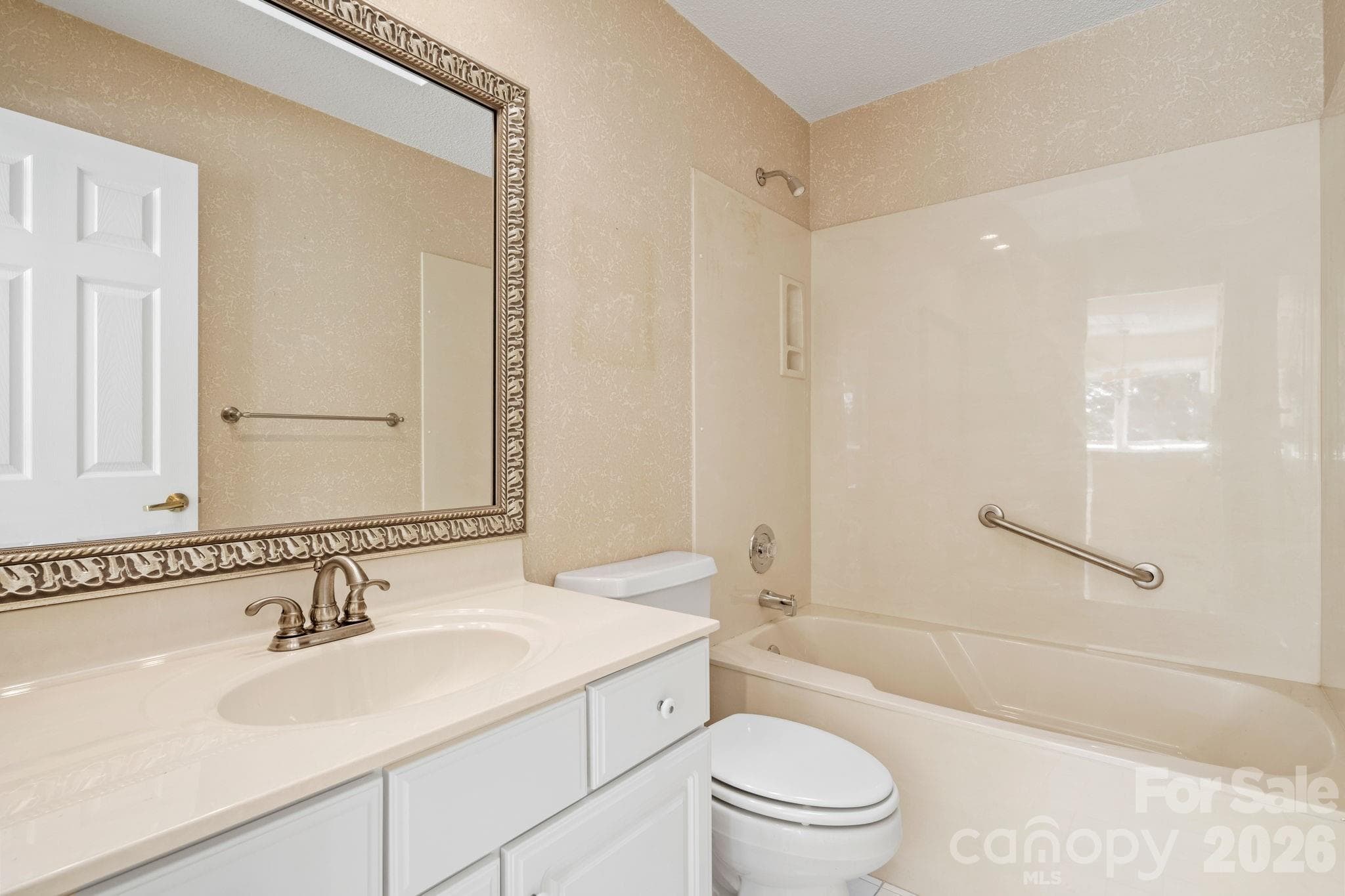 Condominium at 324 DAWNBROOK Drive, Flat Rock, photo 19 of 48