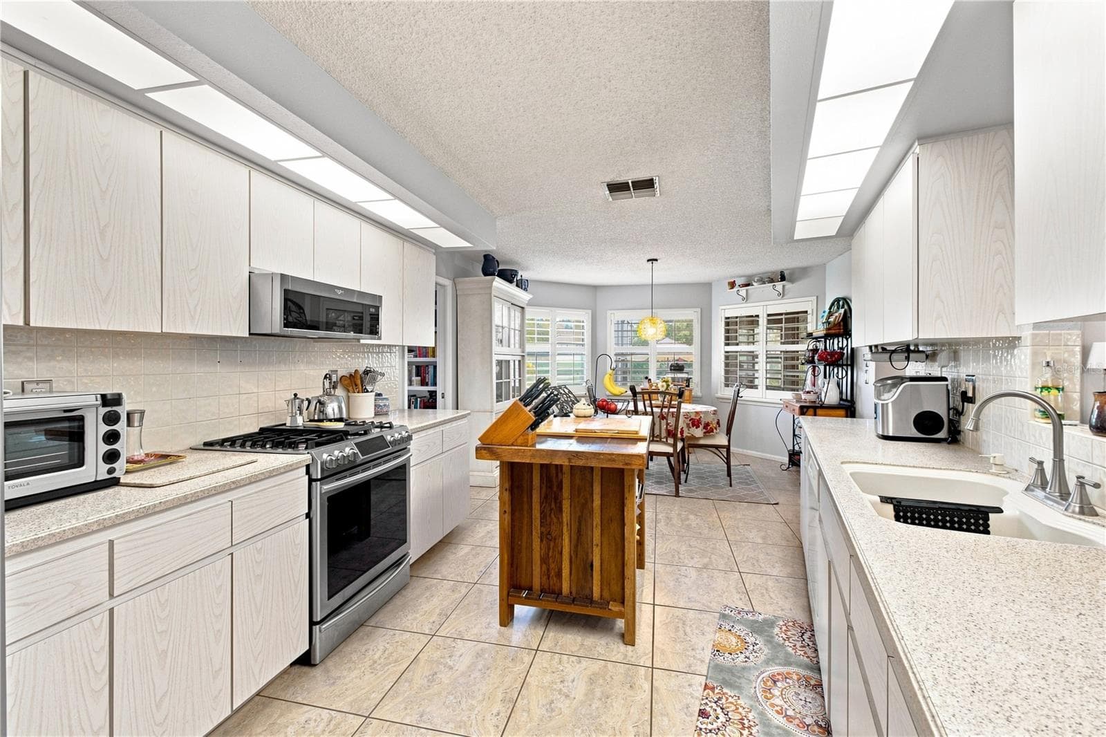Single Family Residence at 8171 CHAUCER DR, WEEKI WACHEE, photo 18 of 46