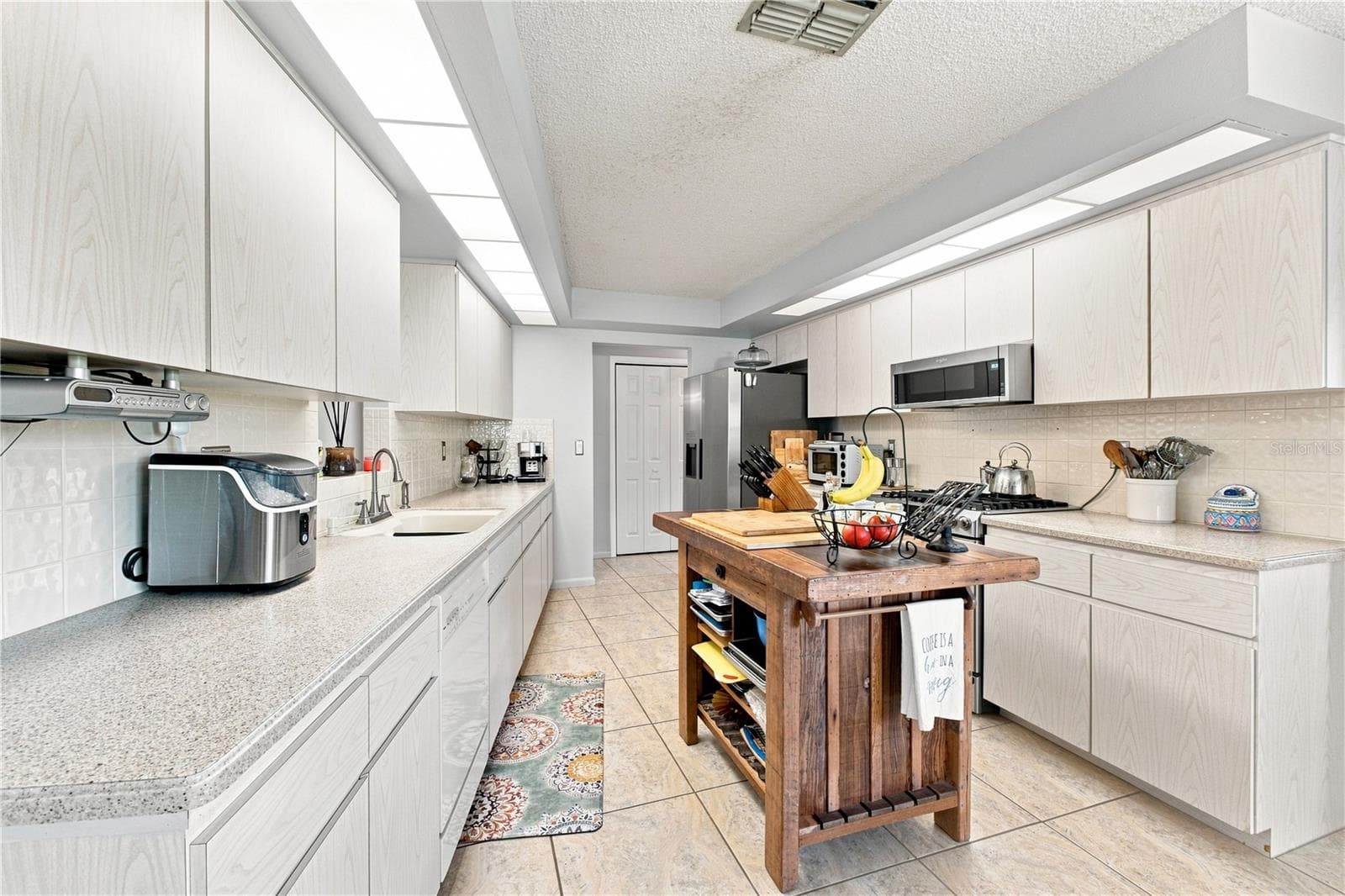Single Family Residence at 8171 CHAUCER DR, WEEKI WACHEE, photo 19 of 46